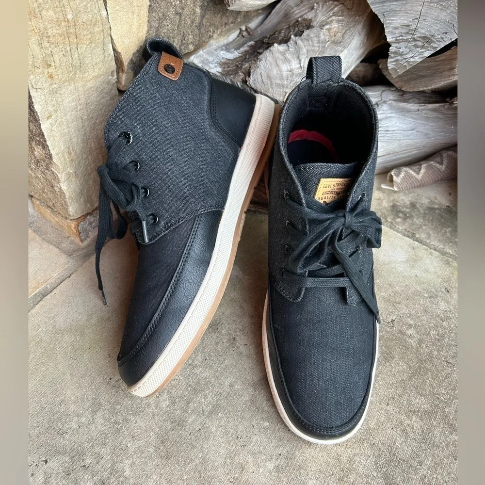 Levi’s Hi-top denim mens casual canvas lace up sneakers Sz-9.  F‎